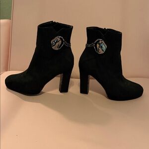 Elegant Black Ankle Boots size 6